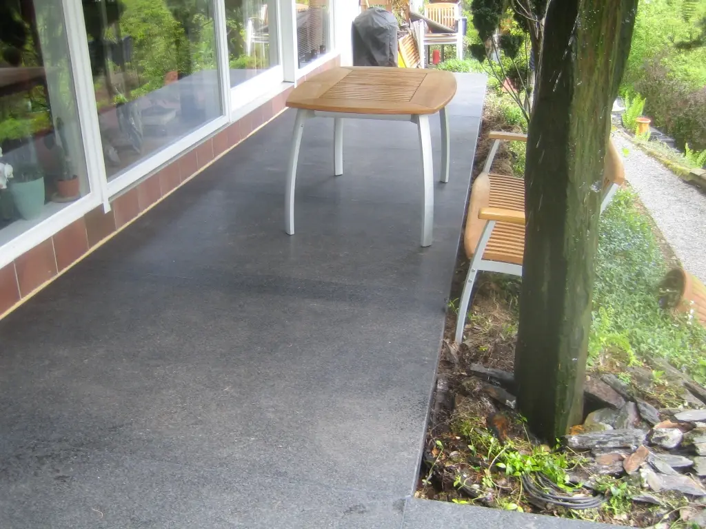 Balkone & Terrassen: sanierte Treppe mit InnoStone Naturstein – Treppensanierung Mainfranken