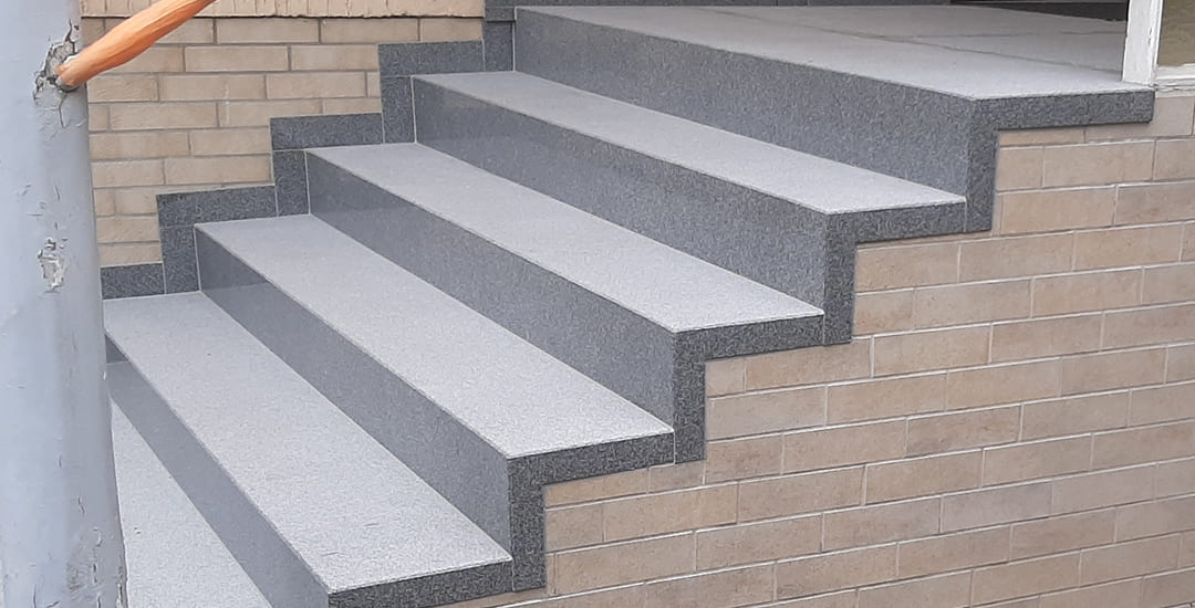 Vorher: Verwitterte Treppe